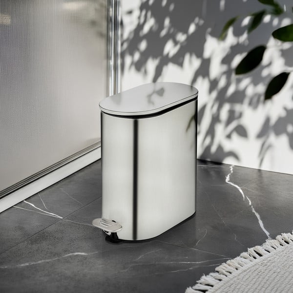 Matinės sidabrinės spalvos iš nerūdijančio plieno šiukšliadėžė su pedalu 5 l Collungo – Wenko-image-1