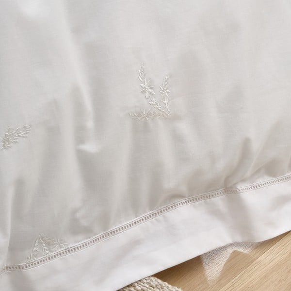 Baltos spalvos iš medvilnės dvigulė patalynė 200x200 cm Lottie Floral Embroidery – Bianca-image-3
