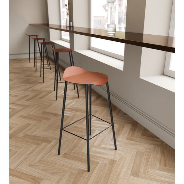 Konjako rudos spalvos iš odos baro taburetė Flamingo Bull – LIND DNA-image-1