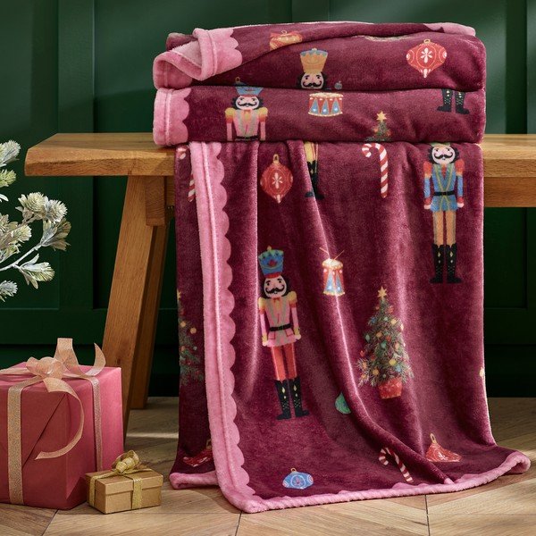 Bordo spalvos/rožinės spalvos antklodė ir pledas su Kalėdų motyvu 170x130 cm Christmas Nutcracker – Catherine Lansfield-image-1
