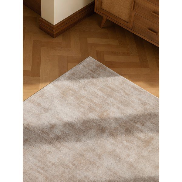 Rankų darbo smėlio spalvos iš viskozės kilimas 80x150 cm Noemi – Vikosa-image-3