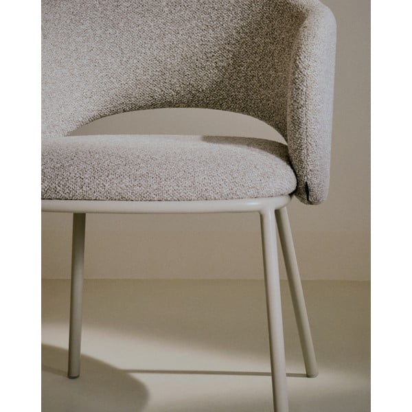 Dramblio kaulo spalvos iš audinio valgomojo kėdė Maina – Kave Home-image-2