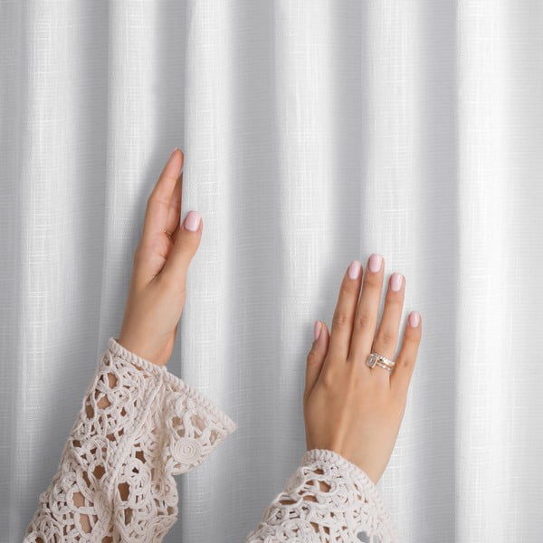 Baltos spalvos užuolaida 140x250 cm Valeta – Restilo-image-2