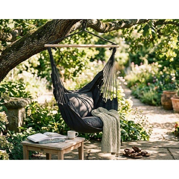 Paminkštinto audinio sodo pakabinamas krėslas juodos spalvos Tobago – Garden Pleasure-image-1