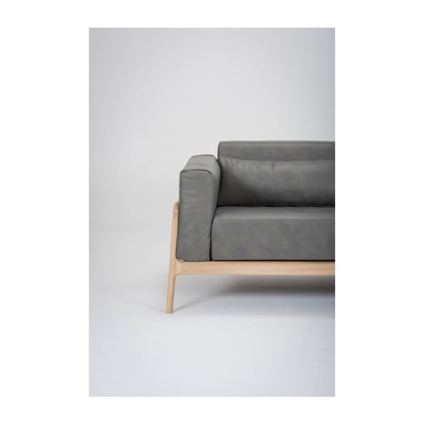 Tamsiai pilka buivolo odos sofa su ąžuolo masyvo konstrukcija Gazzda Fawn, 180 cm-image-2