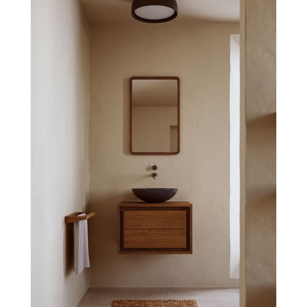 Tamsiai rudos spalvos iš tikmedžio masyvo pakabinama spintelė po kriaukle 60x40 cm Kenta – Kave Home-image-4