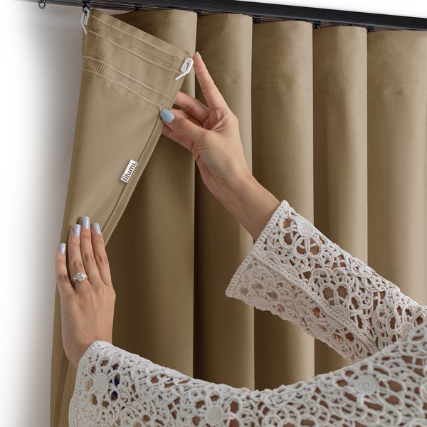 Iš velveto pritemdymas (dalinis užtemimas) užuolaida smėlio spalvos 265x270 cm Velto – Filumi-image-3