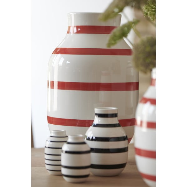 Balta ir raudona dryžuota keraminė vaza Kähler Design Omaggio, aukštis 31 cm-image-2