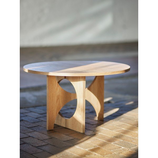 Natūralios spalvos apvalios formos kavos staliukas iš eglės ø 80 cm Alden – Bloomingville-image-2