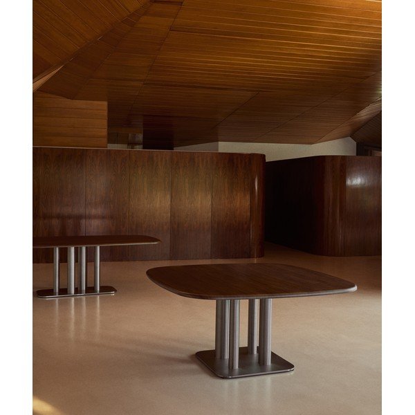 Valgomojo stalas iš riešutmedžio 150x150 cm Melvar – Kave Home-image-2