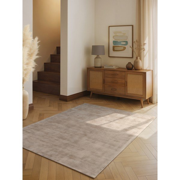 Rankų darbo smėlio spalvos iš viskozės kilimas 80x150 cm Noemi – Vikosa-image-1