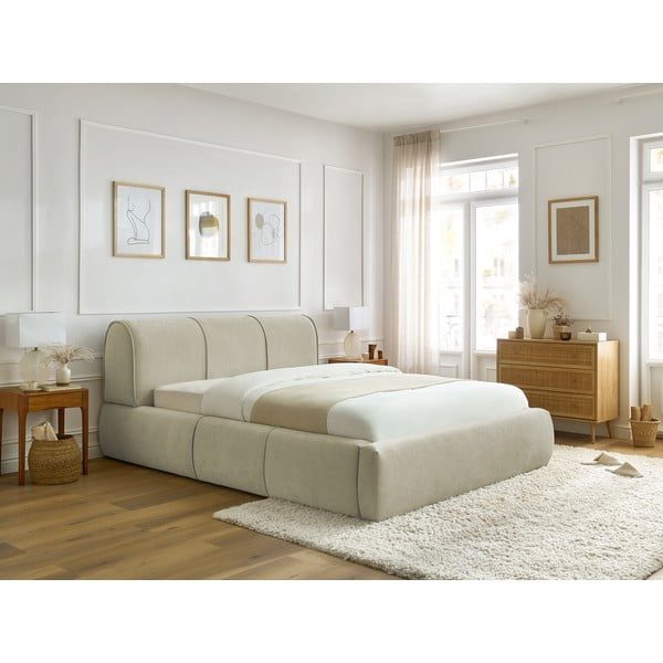 Dvigulė lova smėlio spalvos audiniu dengta su sandėliavimo vieta su lovos grotelėmis 180x200 cm Vernon – Bobochic Paris-image-1