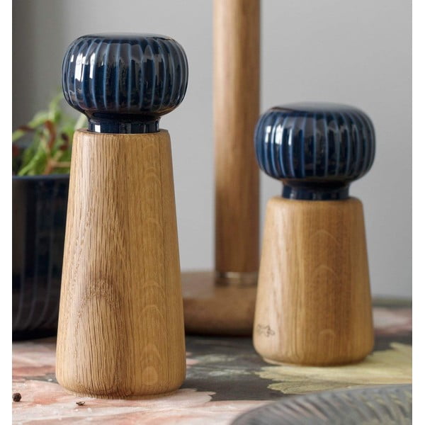 Prieskonių malūnėlis iš ąžuolo medienos su tamsiai mėlyno porceliano detalėmis Kähler Design Hammershoi, aukštis 17,5 cm-image-1