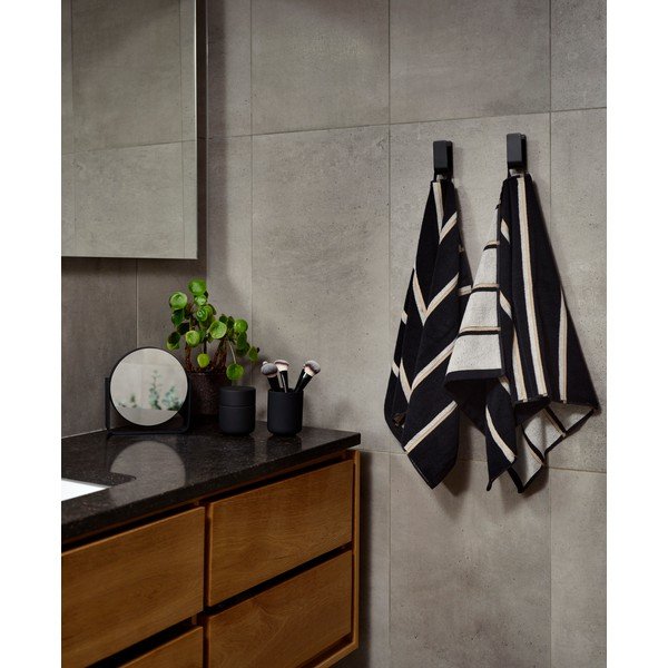 Juodos spalvos/šviesiai pilkos spalvos iš medvilnės rankšluostis 50x100 cm Sauna – Zone-image-2