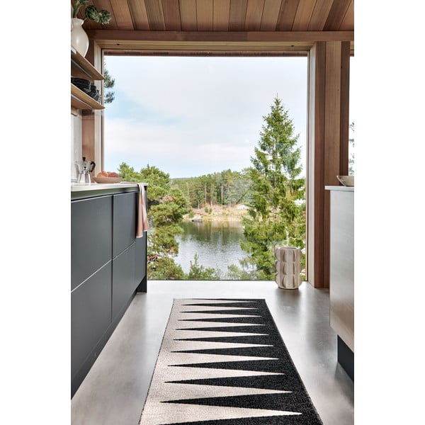 Juodos ir baltos spalvos lauko kilimas 70x150 cm Vivi Black – Pappelina-image-1