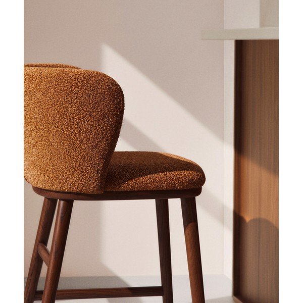 Terakotos spalvos iš audinio baro taburetė (sėdynės aukštis 65 cm) Ciselia – Kave Home-image-2
