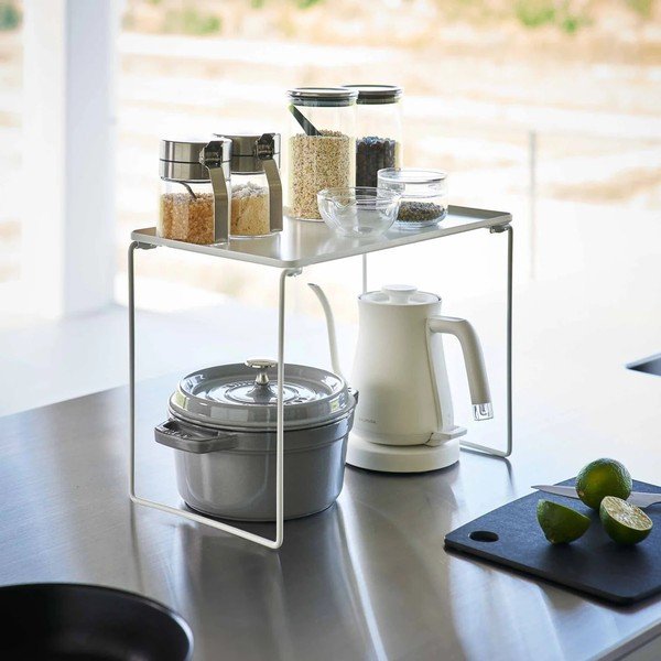 Baltos spalvos iš metalo papildoma virtuvės lentyna 41x28 cm Tower – YAMAZAKI-image-4