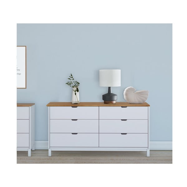 Iš pušies masyvo žema šoninė spintelė baltos spalvos 150x75 cm Post – Støraa-image-1