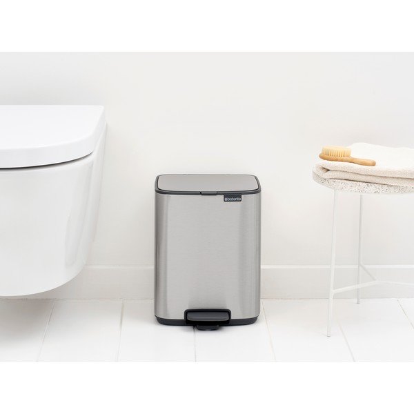 Matinės sidabrinės spalvos šiukšliadėžė iš plieno su pedalu 7 l Bo – Brabantia-image-1