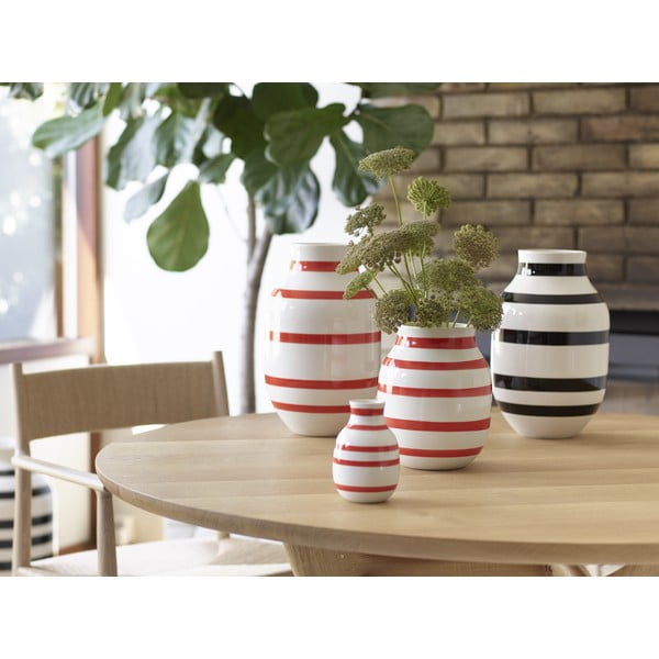 Balta ir raudona dryžuota keraminė vaza Kähler Design Omaggio, aukštis 31 cm-image-3