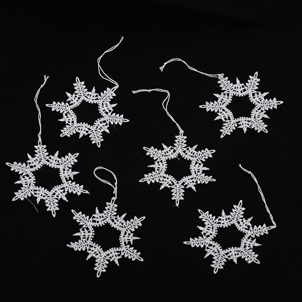 5 baltų megztų žvaigždės formos Daklių kabančių papuošalų rinkinys, 9 cm ilgio