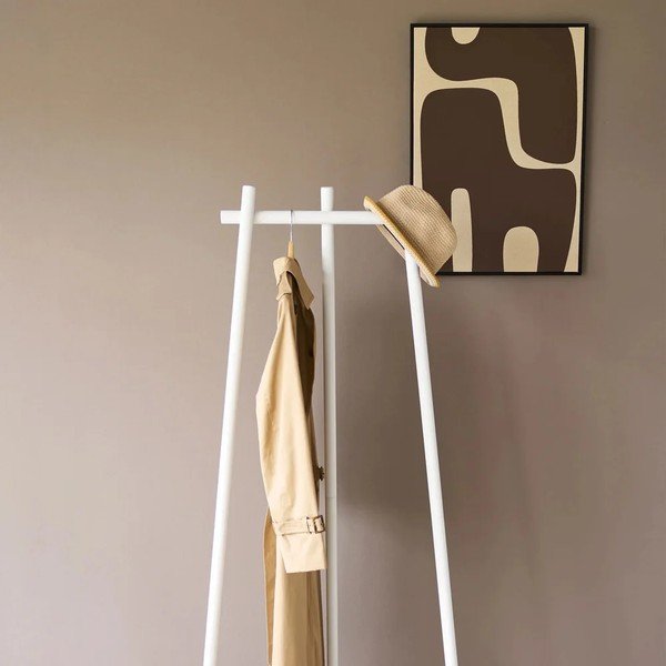 Baltos spalvos iš metalo palto stovas 43x153,5 cm Tower Tri-Post – YAMAZAKI-image-4