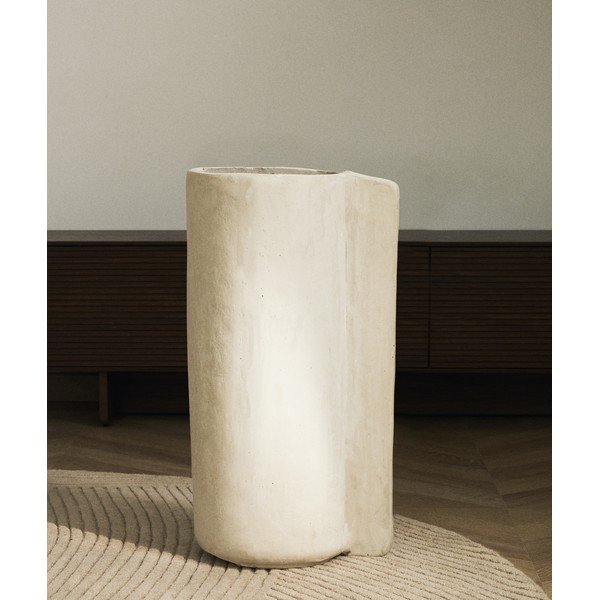 Kreminės spalvos iš papjė mašė aukšta vaza (aukštis 67 cm) Mireni – Kave Home-image-1