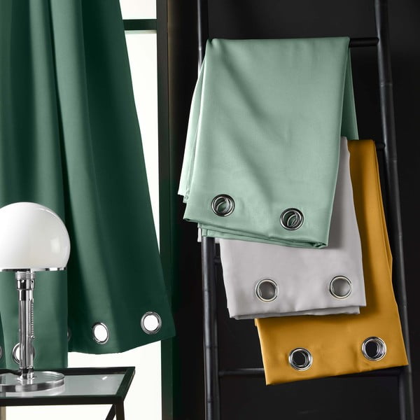 Šviesiai žalios spalvos visiškai užtemdo užuolaida 135x180 cm Occult – douceur d'intérieur-image-3