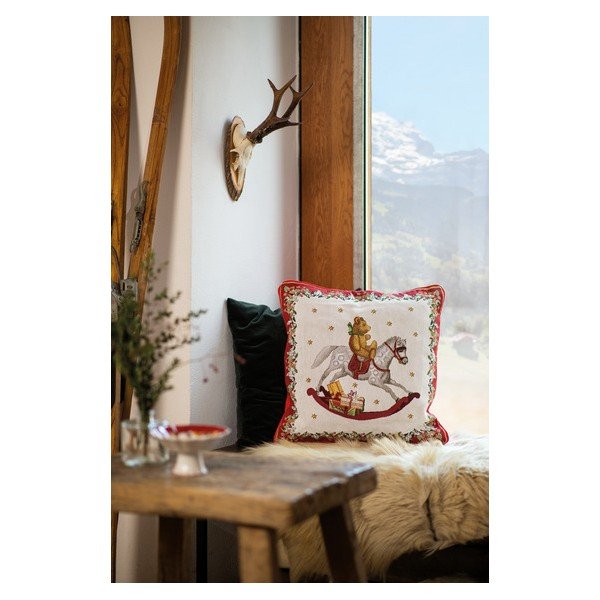 Raudonos ir baltos spalvos medvilnės dekoratyvinė pagalvėlė su kalėdiniu motyvu Villeroy & Boch Toys Fantasy, 45 x 45 cm-image-1