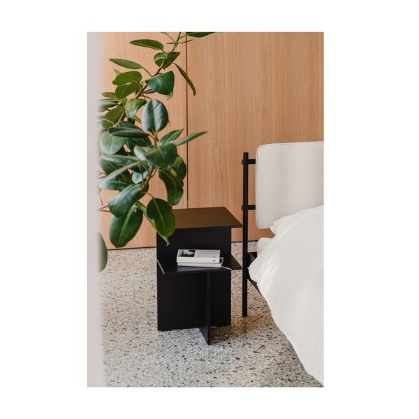 Juodos spalvos naktinis staliukas su lentynomis Atik – noo.ma-image-1