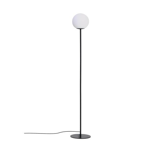 Baltos spalvos/juodos spalvos pastatomas šviestuvas (aukštis 155 cm) su stiklo gaubtu Brisia – Kave Home