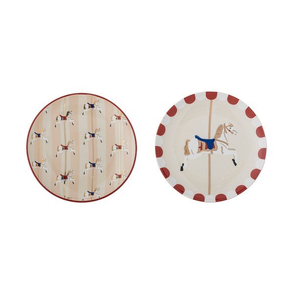 Kreminės spalvos desertinės iš akmens masės lėkštės 2 vnt. su Kalėdų motyvu ø 16 cm Merry-go-round – Bloomingville
