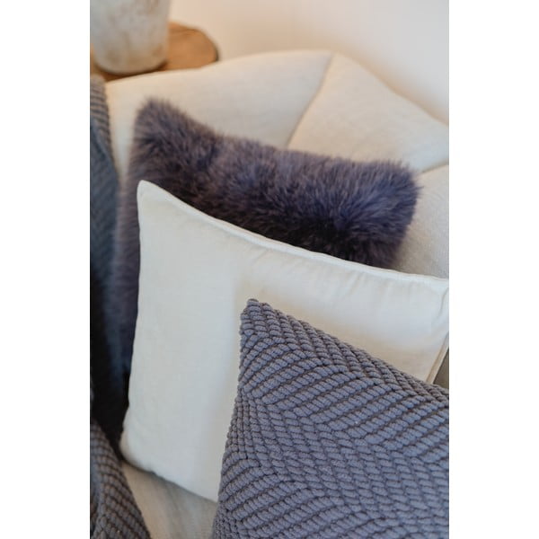 Iš šenilino dekoratyvinė pagalvėlė 45x45 cm Renee – Tiseco Home Studio-image-1