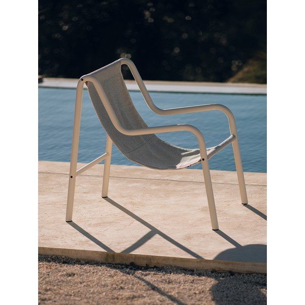 Smėlio spalvos metalinis sodo krėslas Nokk – noo.ma-image-1