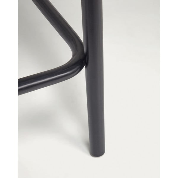 Iš guobos masyvo baro taburėtės juodos spalvos 2 vnt. (sėdynės aukštis 65 cm) Doriane – Kave Home-image-3