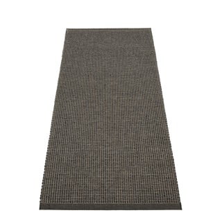 Antracito spalvos lauko kilimas 70x180 cm Emm Black Linen – Pappelina