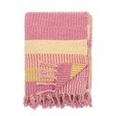 Geltonos spalvos/rožinės spalvos iš perdirbtos medvilnės antklodė ir pledas 130x160 cm Isnel – Bloomingville
