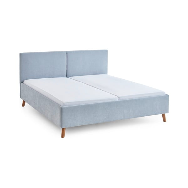 Šviesiai mėlynos spalvos dvigulė lova audiniu dengta su lovos grotelėmis 180x200 cm Piano – Meise Möbel