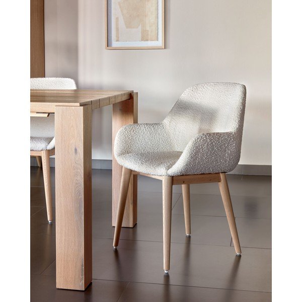 Baltos spalvos iš audinio valgomojo kėdė Konna – Kave Home-image-1