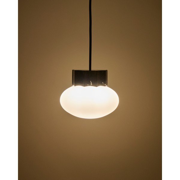 Baltos spalvos/juodos spalvos iš metalo kabantis šviestuvas ø 15 cm su stiklo gaubtu Idela – Kave Home-image-1