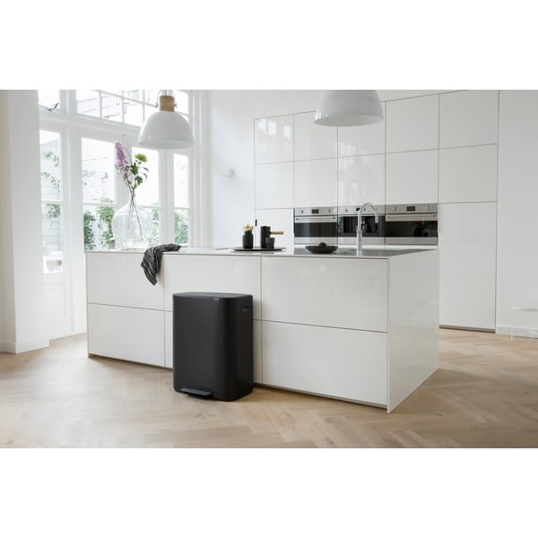 Iš plieno šiukšliadėžė matinės juodos spalvos rūšiavimui/su pedalu 60 l Bo – Brabantia-image-1