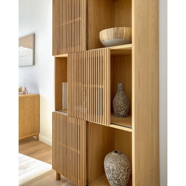 Knygų spinta  natūralios spalvos iš ąžuolo su stumdomomis durimis 85x170 cm Beyla – Kave Home-image-2