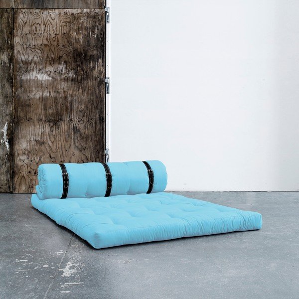 Kintama sofa su baltais dygsniuotos odos dirželiais "Karup Buckle Up Celeste-image-1
