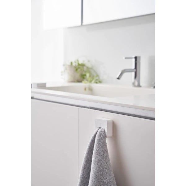 Klijuojamas iš plastiko rankšluosčio stovas baltos spalvos Film Hook – YAMAZAKI-image-2