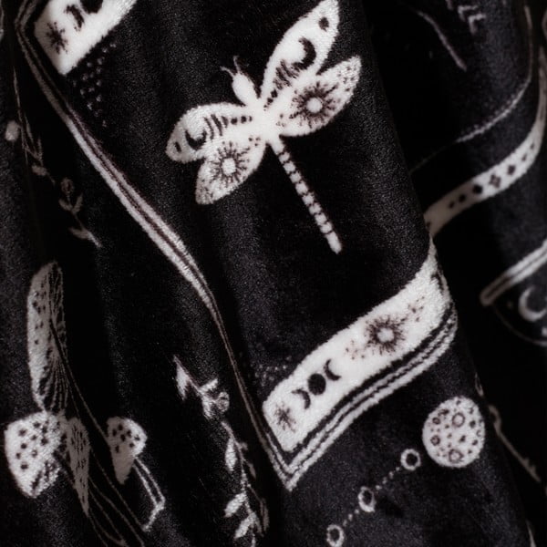 Juodos spalvos iš mikropliušo antklodė ir pledas su Helovyno motyvu 130x170 cm Enchanted Witchcraft – Catherine Lansfield-image-2