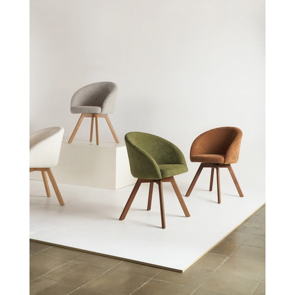 Pilkos spalvos iš audinio valgomojo kėdė su porankiais Marvin – Kave Home-image-1