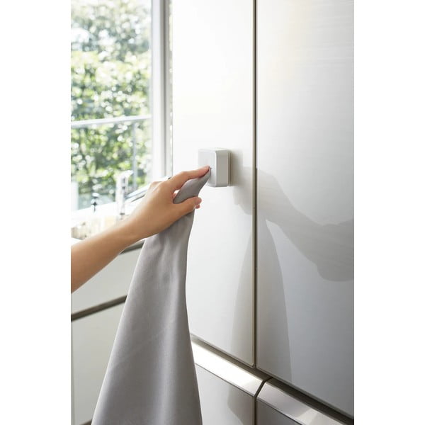 Klijuojamas iš plastiko rankšluosčio stovas baltos spalvos Film Hook – YAMAZAKI-image-3