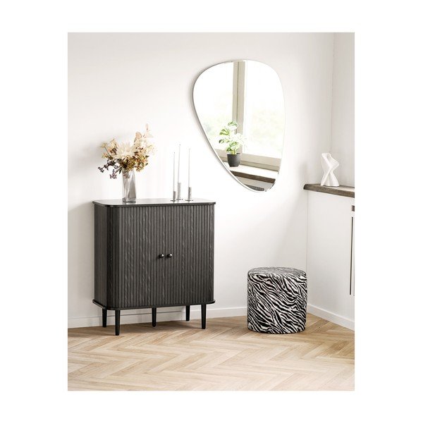 Juodos spalvos iš pušies masyvo šoninė spintelė 80x87x40 cm Nikko – House Nordic-image-2