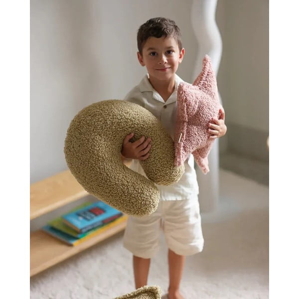 Rožinės spalvos iš boucle vaikiška sofos pagalvėlė Star – Wigiwama-image-4