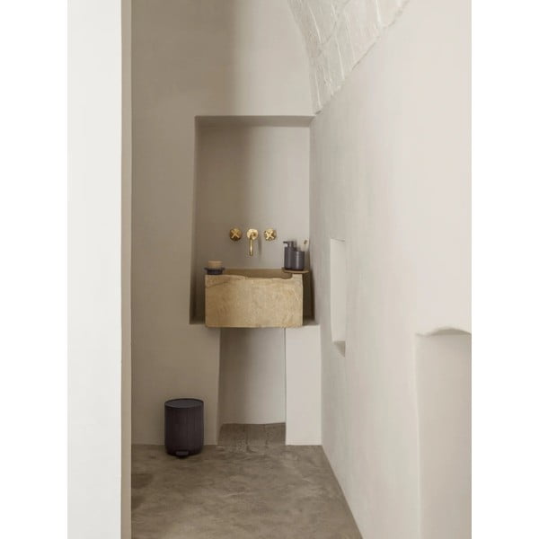 Pilkos spalvos iš polirezino šiukšliadėžė su pedalu 3 l Kua – Blomus-image-3